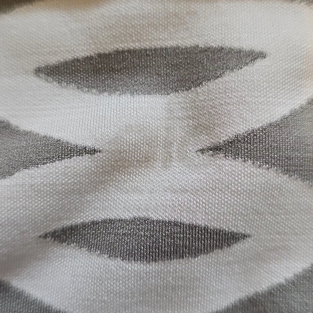 Alo Stylish Gray Patterned Crop Leggings